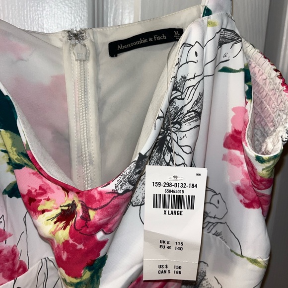 Abercrombie & Fitch Women’s Drama Ruffled Tiered Maxi Dress - Picture 3 of 3